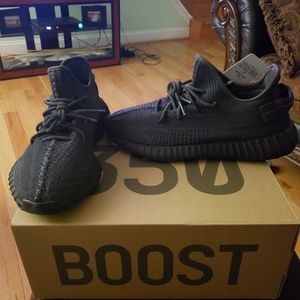All Black Yeezys size 10